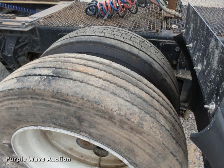 image for item DB0030 1999 Mack CL613 semi truck