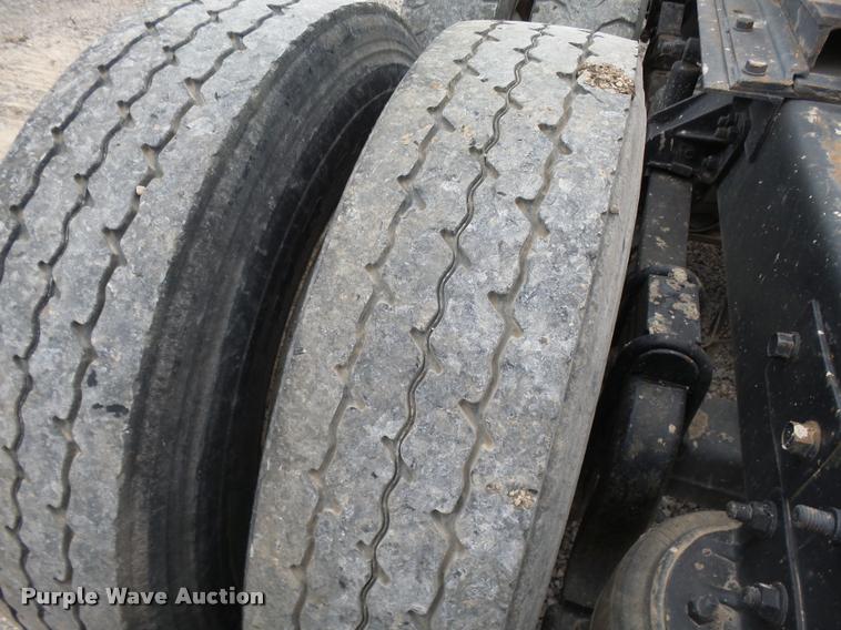 image for item DB0030 1999 Mack CL613 semi truck