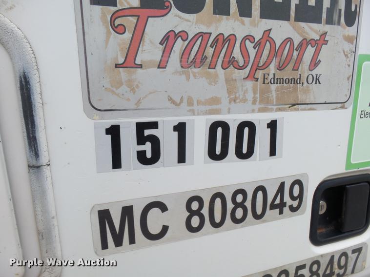 image for item DB0030 1999 Mack CL613 semi truck