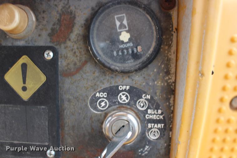 image for item DB0031 1990 John Deere 550G LT Series IV dozer