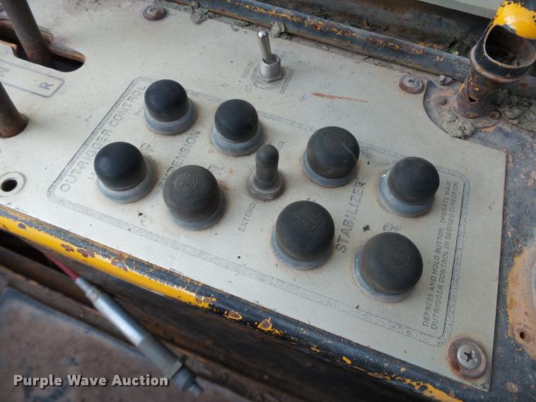 image for item DB0032 Grove RT625 crane