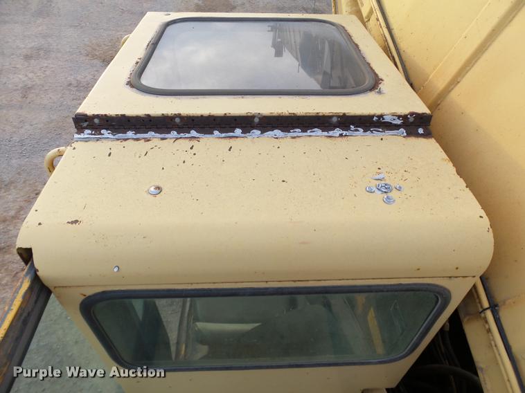 image for item DB0032 Grove RT625 crane