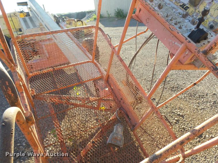 image for item DB0033 1997 JLG 40H boom lift