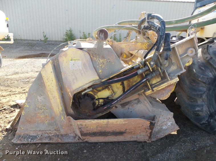 image for item DB0035 2005 Bomag MPH454R reclaimer