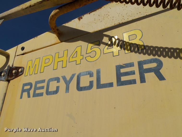 image for item DB0035 2005 Bomag MPH454R reclaimer