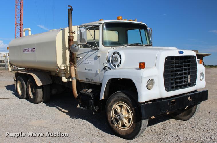 image for item DB0036 1981 Ford 8000 tank truck