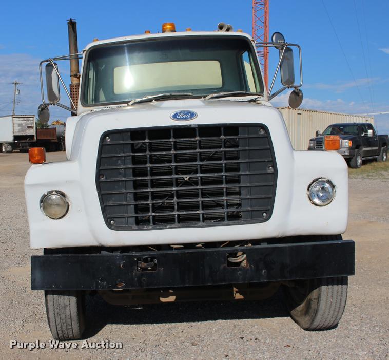 image for item DB0036 1981 Ford 8000 tank truck