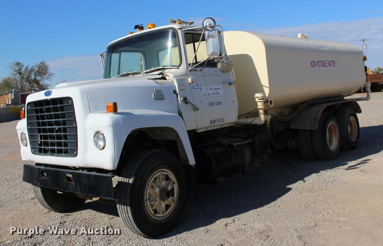 image for item DB0036 1981 Ford 8000 tank truck