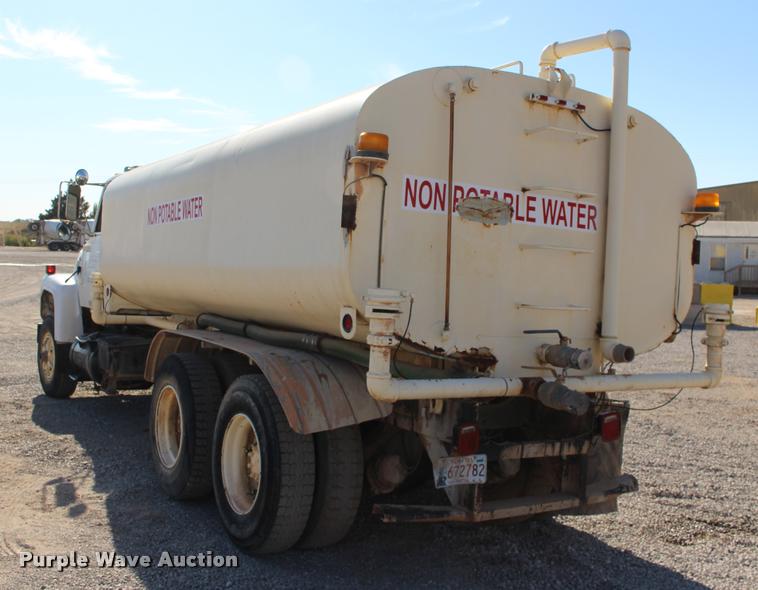 image for item DB0036 1981 Ford 8000 tank truck