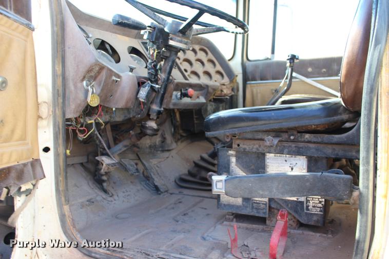 image for item DB0036 1981 Ford 8000 tank truck