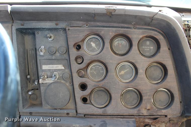 image for item DB0036 1981 Ford 8000 tank truck