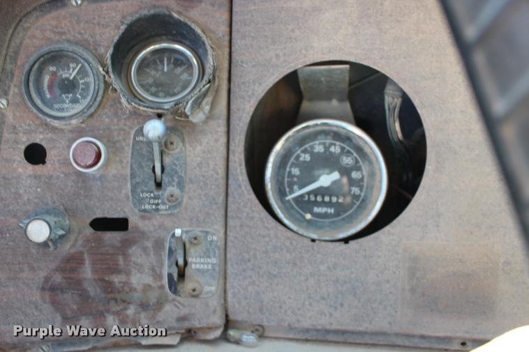 image for item DB0036 1981 Ford 8000 tank truck