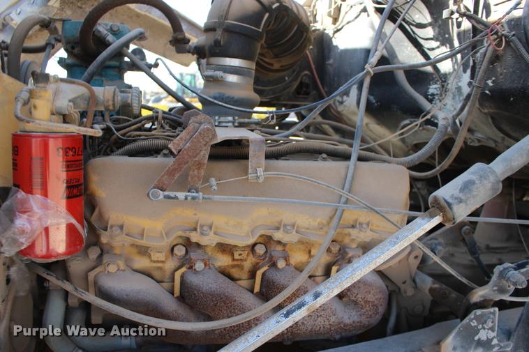 image for item DB0036 1981 Ford 8000 tank truck