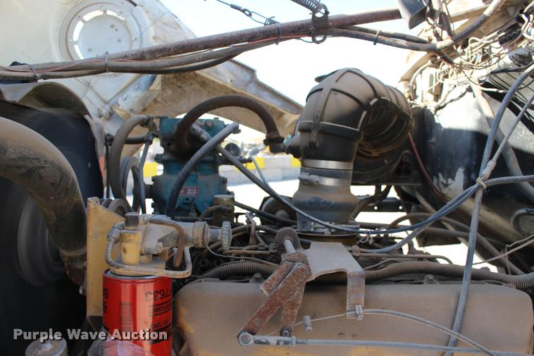 image for item DB0036 1981 Ford 8000 tank truck