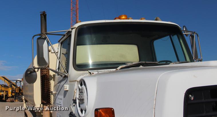 image for item DB0036 1981 Ford 8000 tank truck