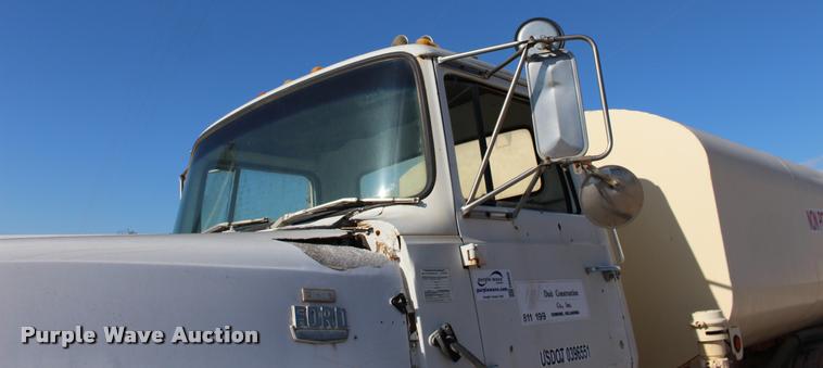 image for item DB0036 1981 Ford 8000 tank truck