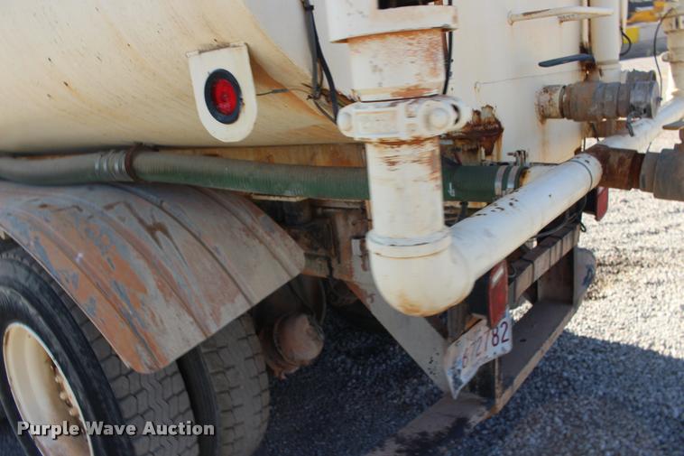 image for item DB0036 1981 Ford 8000 tank truck