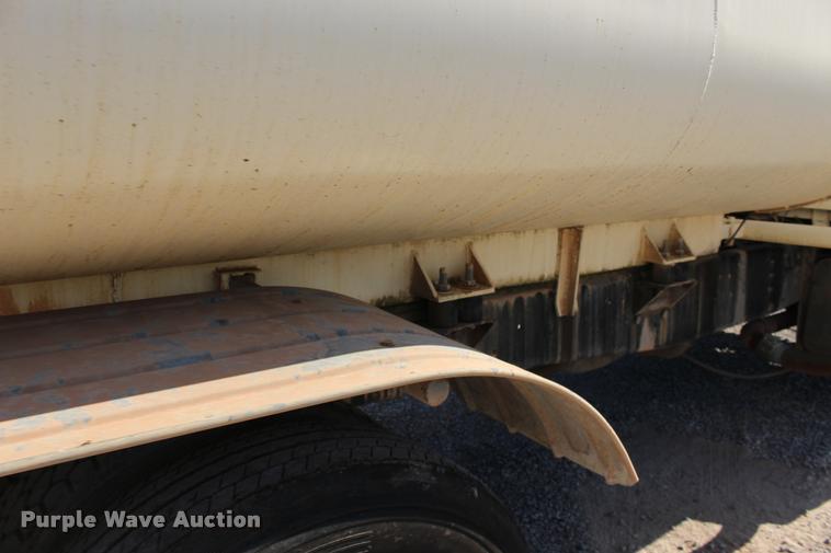 image for item DB0036 1981 Ford 8000 tank truck