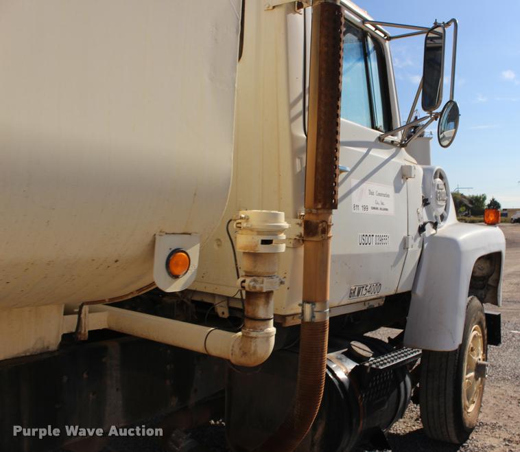 image for item DB0036 1981 Ford 8000 tank truck