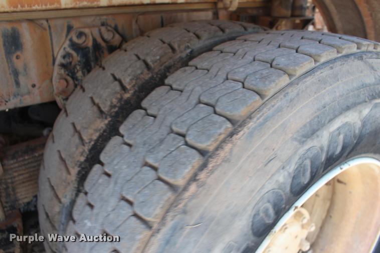 image for item DB0036 1981 Ford 8000 tank truck