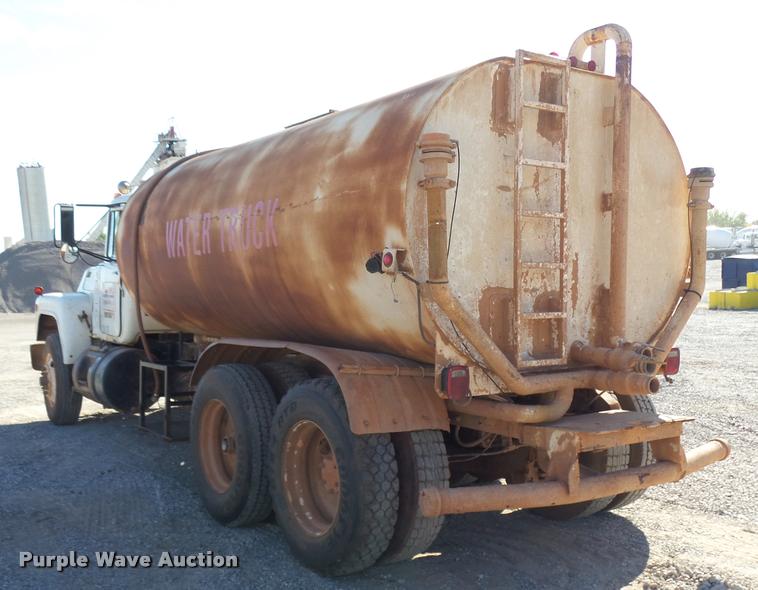 image for item DB0037 1989 Mack R688ST tank truck