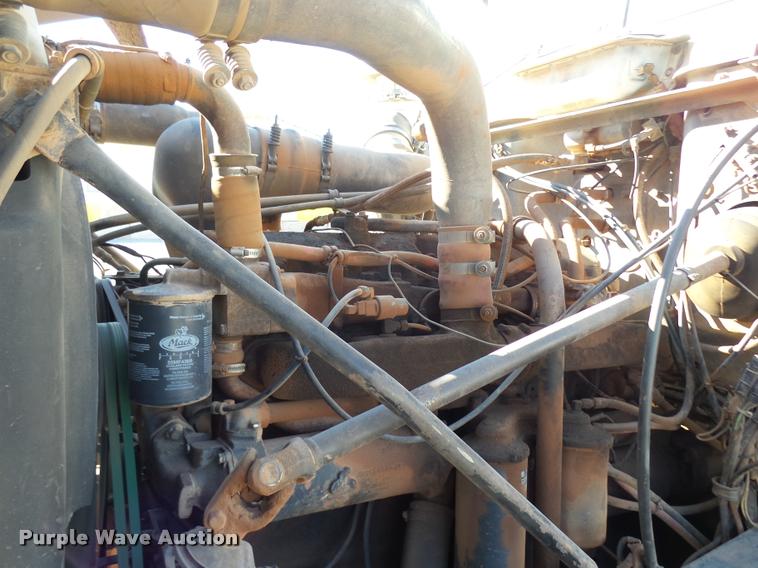 image for item DB0037 1989 Mack R688ST tank truck