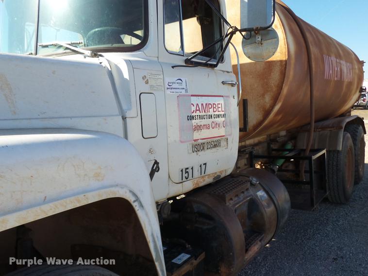 image for item DB0037 1989 Mack R688ST tank truck