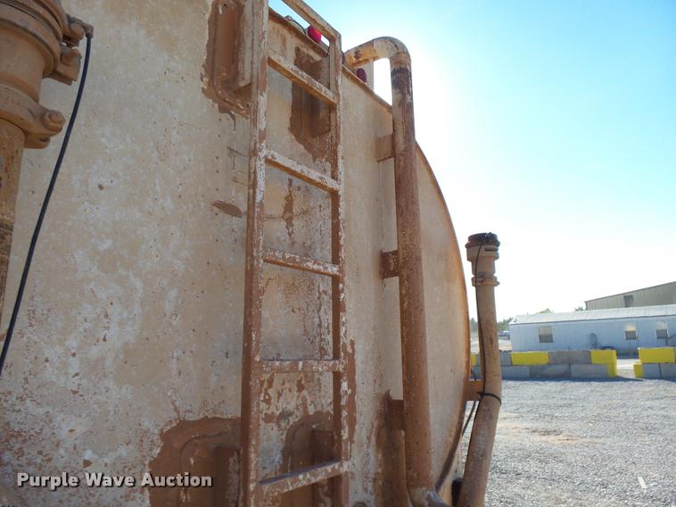 image for item DB0037 1989 Mack R688ST tank truck