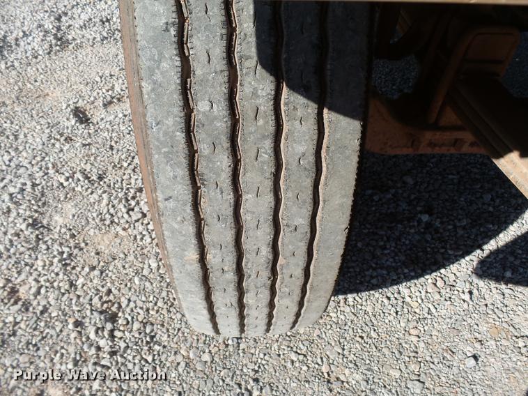 image for item DB0037 1989 Mack R688ST tank truck