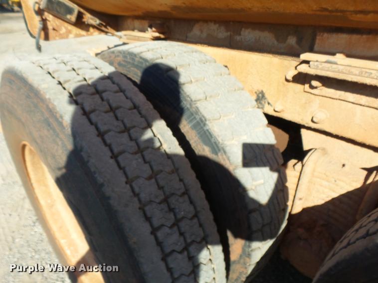 image for item DB0037 1989 Mack R688ST tank truck