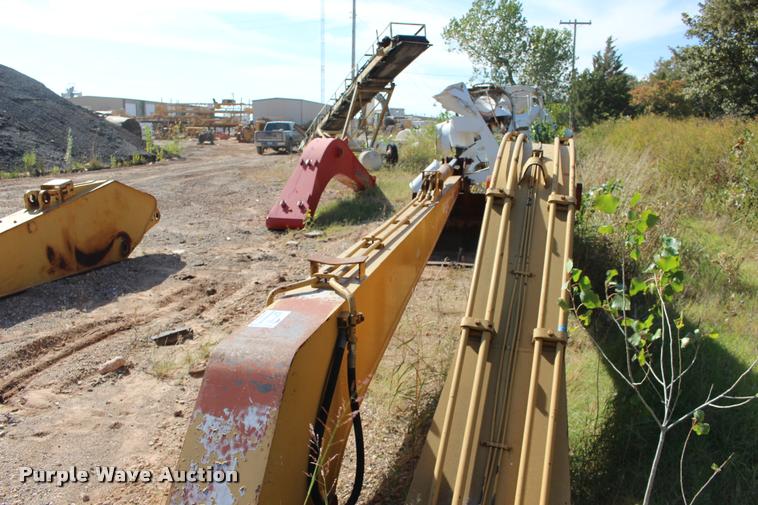 image for item DB0046 Caterpillar 320BC long reach boom stick and bucket