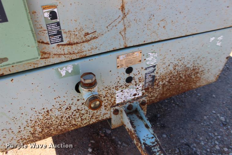 image for item DB0053 Sullair 185 air compressor