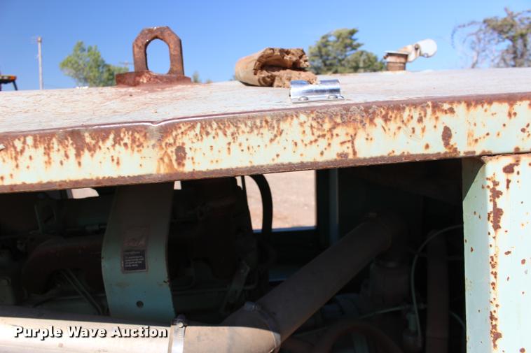 image for item DB0053 Sullair 185 air compressor