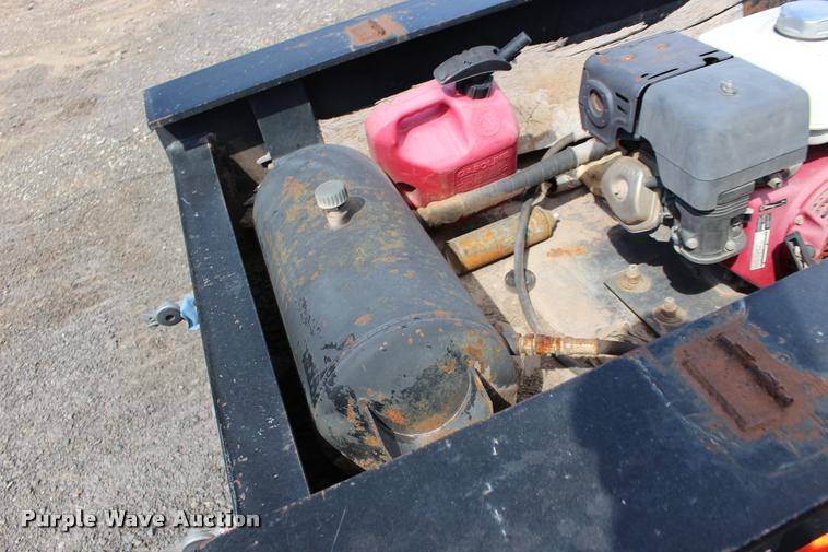 image for item DB0057 2005 Challenger RG-50 lowboy equipment trailer