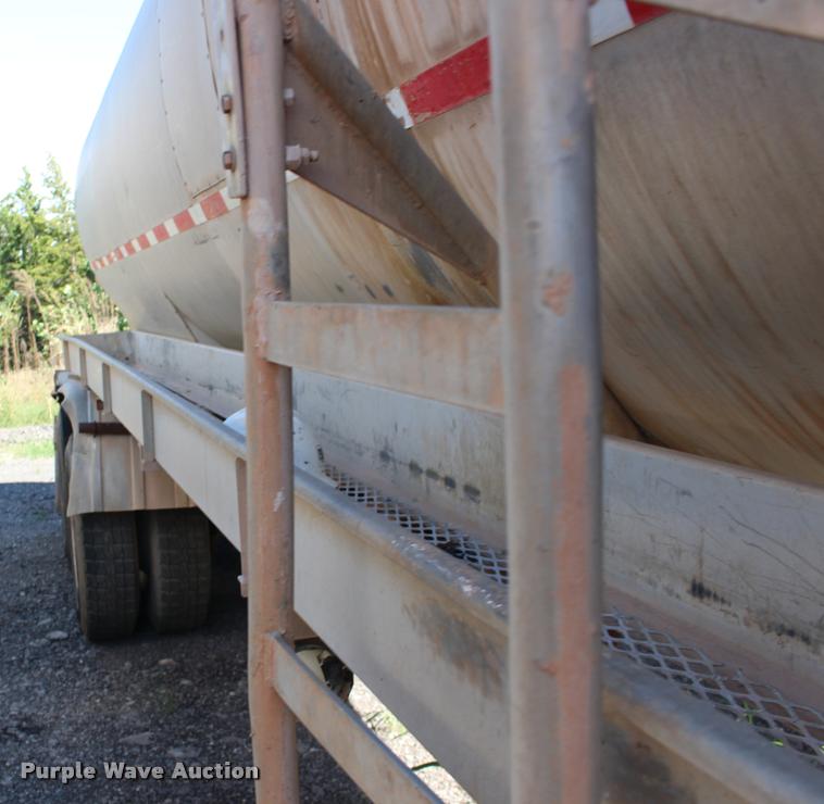 image for item DB0062 1987 Polar tank trailer