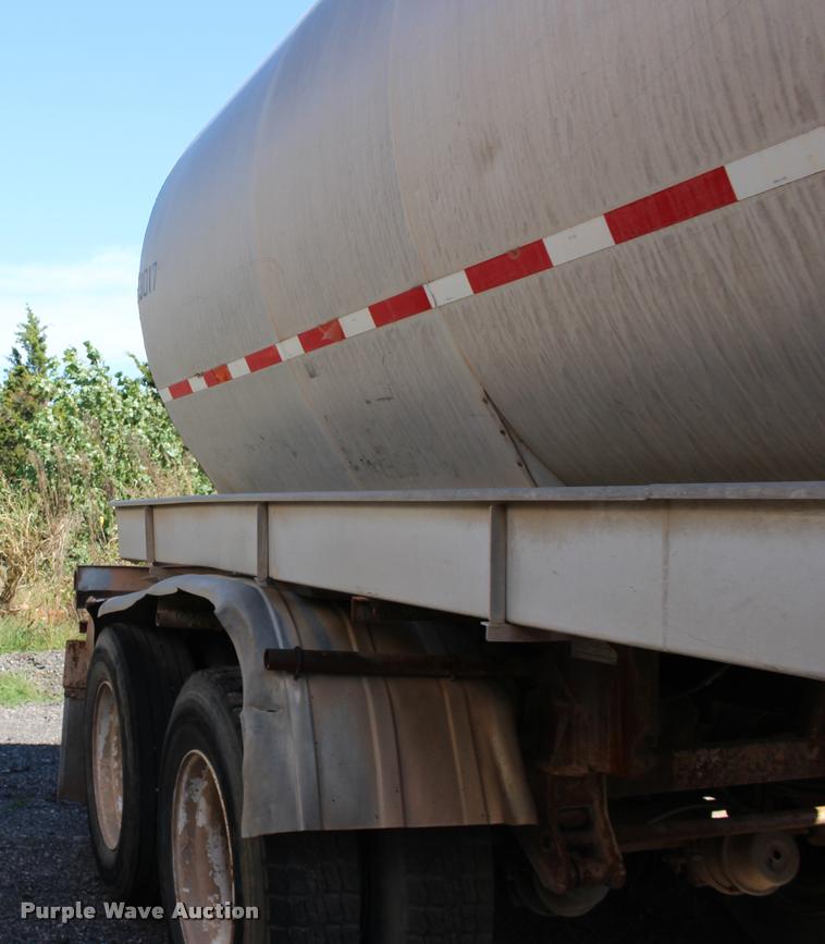 image for item DB0062 1987 Polar tank trailer