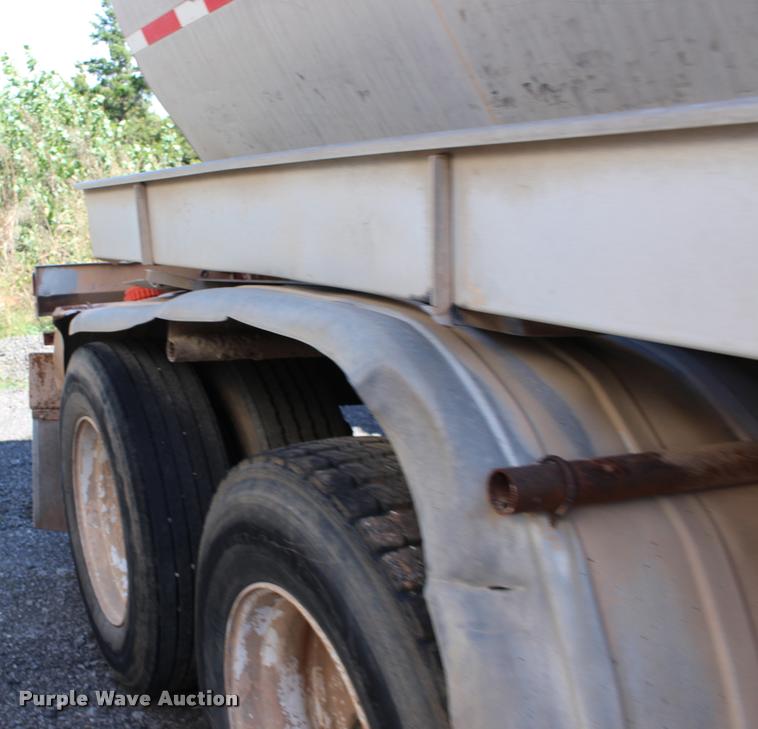 image for item DB0062 1987 Polar tank trailer