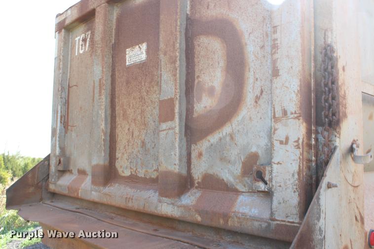 image for item DB0064 2003 Hilbilt barrel end dump trailer