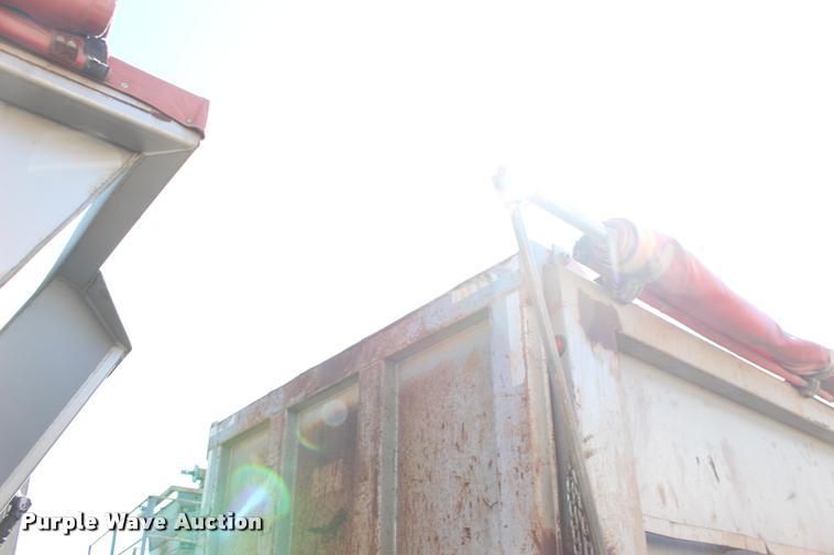 image for item DB0065 2003 Hilbilt barrel end dump trailer