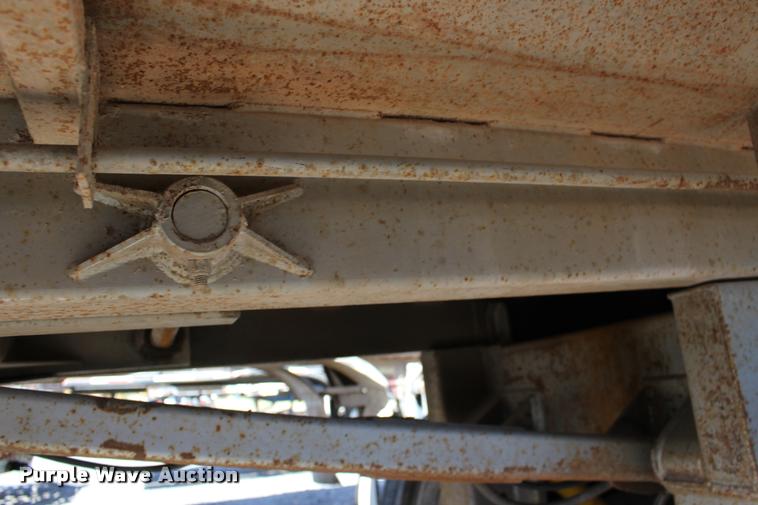 image for item DB0065 2003 Hilbilt barrel end dump trailer