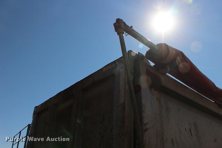 image for item DB0065 2003 Hilbilt barrel end dump trailer