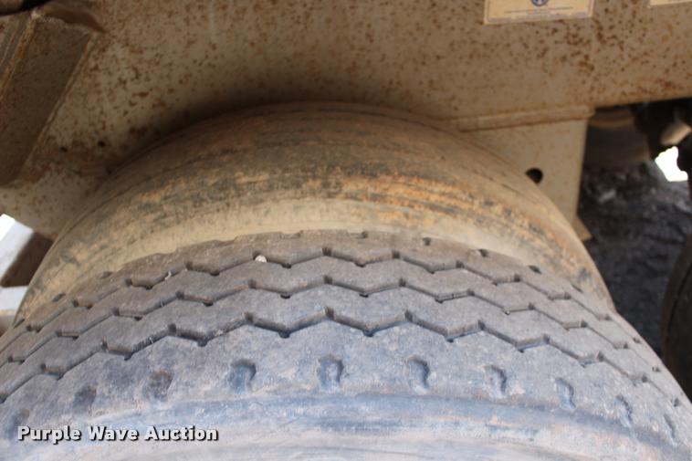 image for item DB0065 2003 Hilbilt barrel end dump trailer