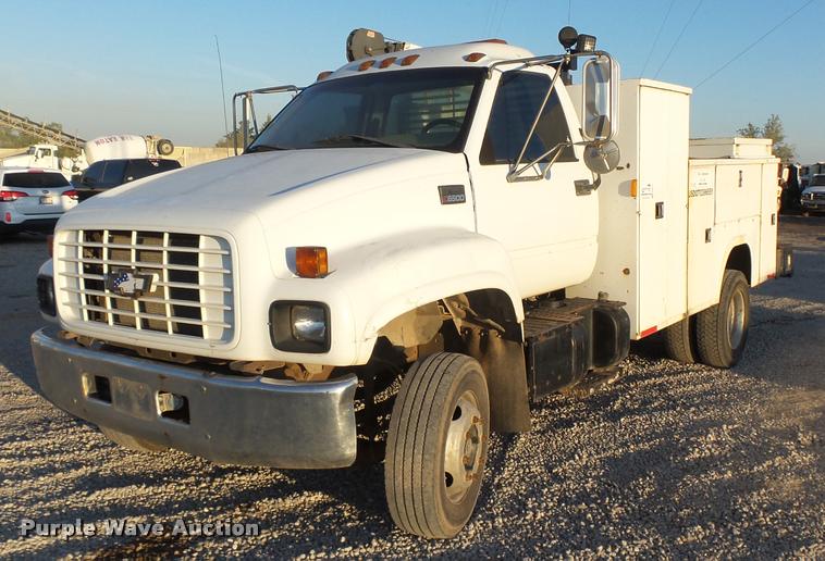 image for item DB0070 2002 Chevrolet C6500 service truck with crane