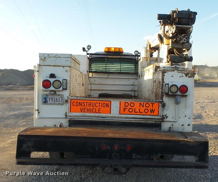image for item DB0070 2002 Chevrolet C6500 service truck with crane