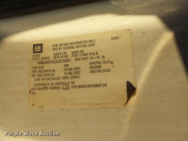 image for item DB0070 2002 Chevrolet C6500 service truck with crane