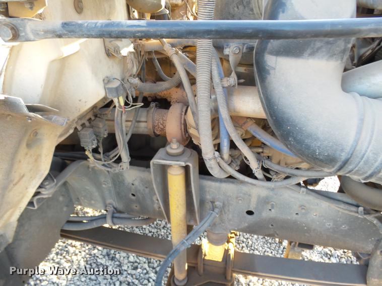 image for item DB0070 2002 Chevrolet C6500 service truck with crane