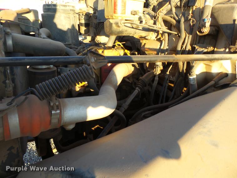 image for item DB0070 2002 Chevrolet C6500 service truck with crane