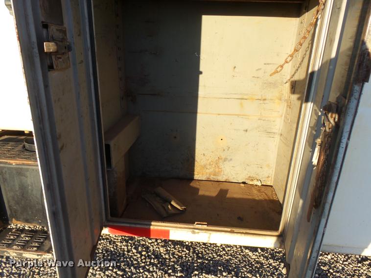 image for item DB0070 2002 Chevrolet C6500 service truck with crane