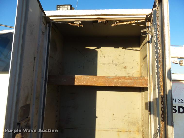 image for item DB0070 2002 Chevrolet C6500 service truck with crane