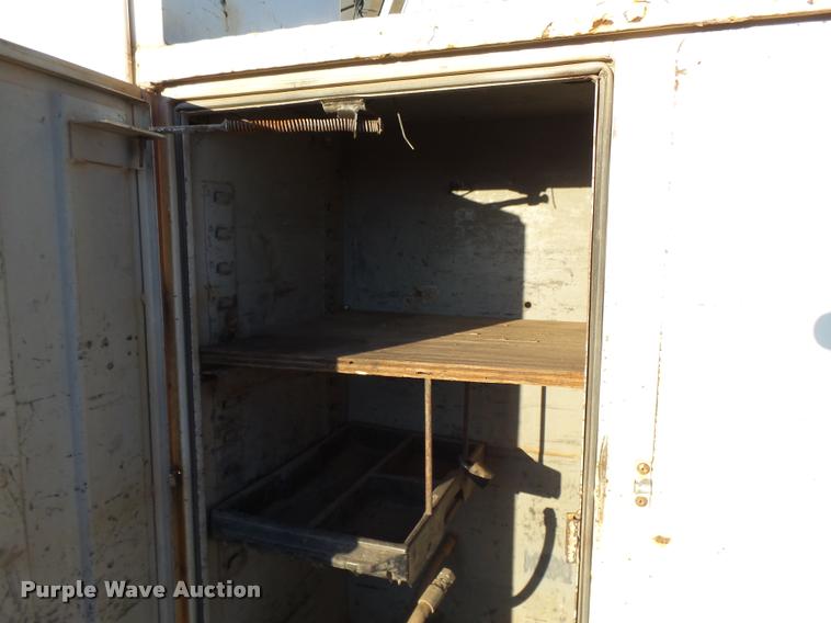 image for item DB0070 2002 Chevrolet C6500 service truck with crane